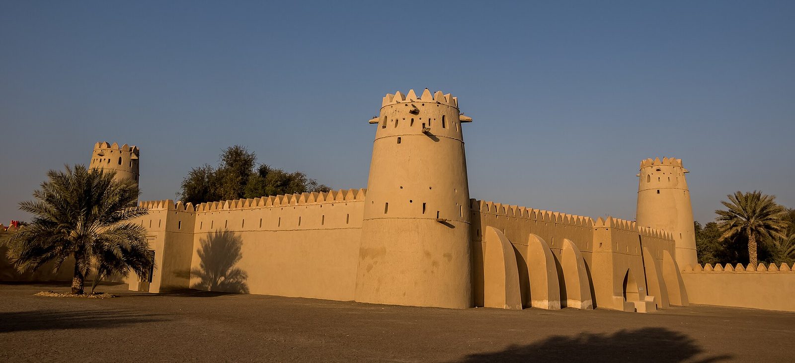 قلعة الجاهلي في العين